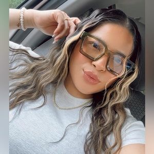 Meet your Posher, Suzie